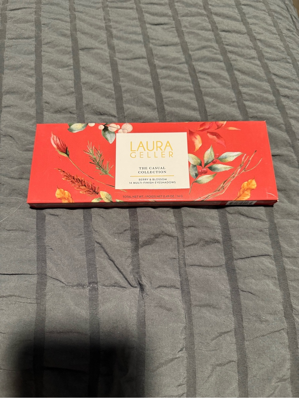 Laura Geller The Casual Collection Eyeshadow Palette - Red Floral Packaging